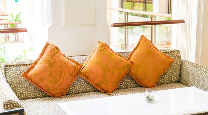 Czy poszewki dekoracyjne mają wpływ na wystrój wnętrza