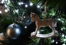 Jak zrobić kartkę świąteczną na Messengerze?