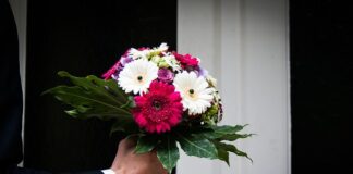 W jaki sposób zaskoczyć kobietę?