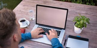 Co się pisze w piekło niebo?