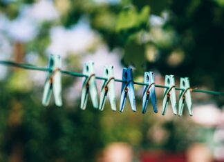 Jak Zawiązać zapięcie do naszyjnika?