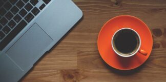 Jak udekorować stół w domu?