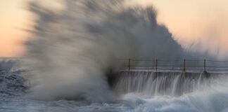 Dlaczego blat puchnie?